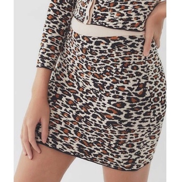 NWT Urban Outfitters Jodi Cheetah Print Mini Skirt Knit womens size M - Picture 1 of 10